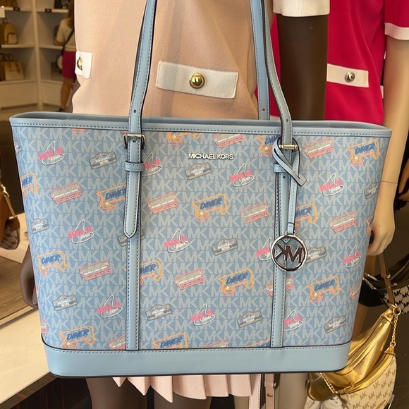 MICHAEL KORS JST Lg Printed  Logo Tote Bag & MK JST Md Prntd Logo Bi-Fold Wallet - Picture 15 of 16